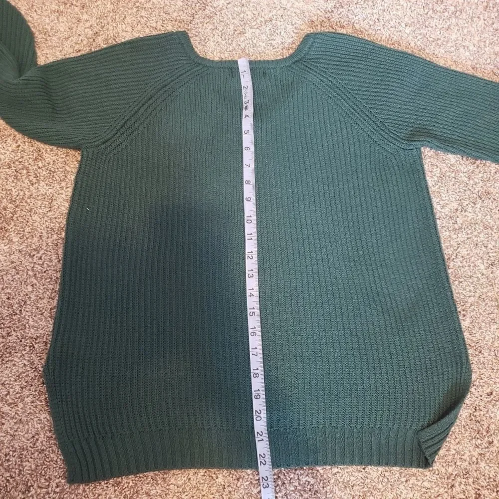 SO Brand Ladies Pullover Vneck knit Oversized Sweater sz  Large Dark Green